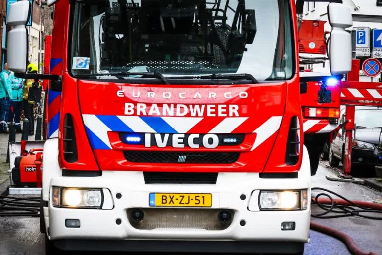 Brand in machinekamer van binnenvaartschip