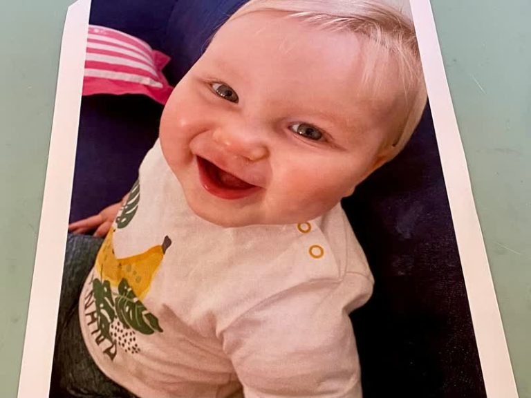 Kwam Joël (1) om het leven door een ‘onveilige auto die nooit de weg op had gemogen’?