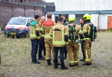 Onderzoek naar mogelijk drugslab in verlaten pand, politie vindt ‘spullen’