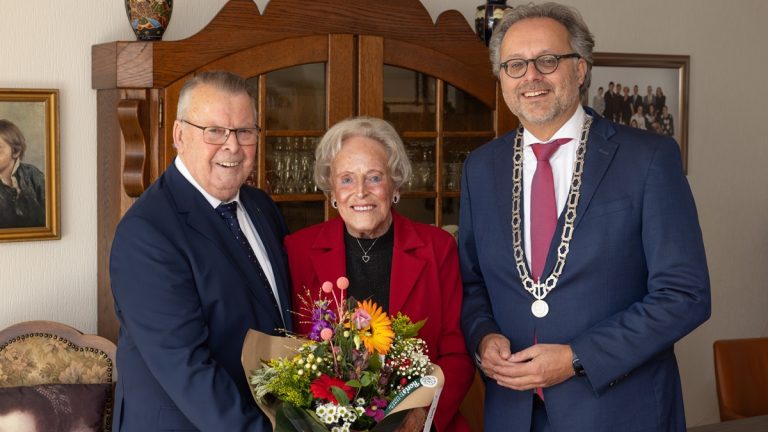 Echtpaar Lodder-Schellingerhout 65 jaar getrouwd