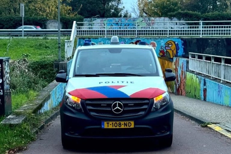 Jongen (18) met geweld beroofd, niemand hielp