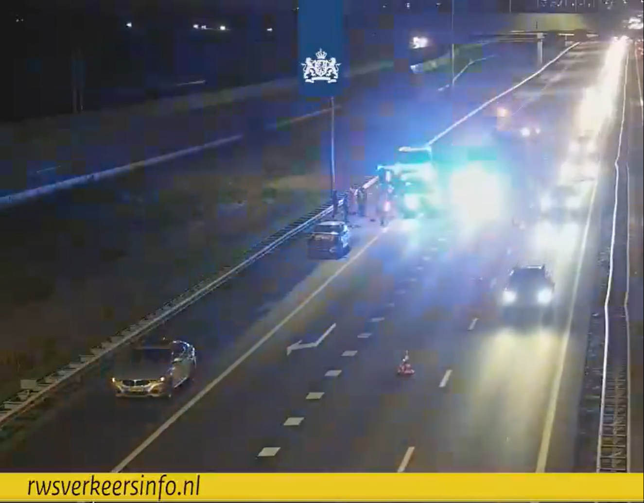 A15 ruim een uur dicht geweest na ongeval, bestuurder naar het ziekenhuis