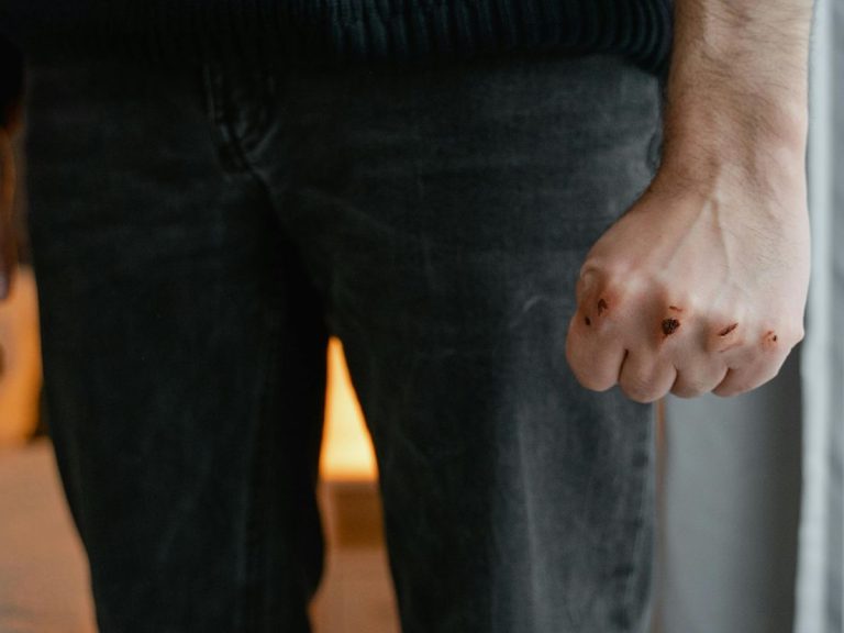 Er is steeds meer agressie om ons heen: dit is wat je kan doen in een dreigende situatie