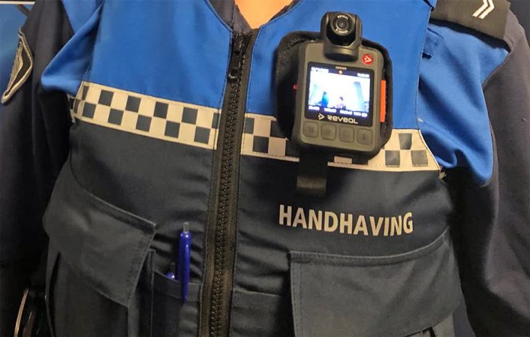 Boa’s met bodycams: ook Ridderkerk rust handhavers ermee uit