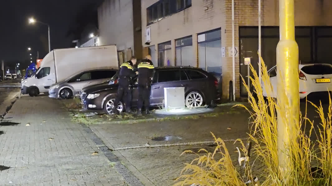 Auto’s beschadigd na explosie in Dordrecht
