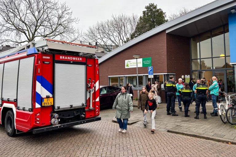 Dordtse school ontruimd om stinkende lesboeken in lerarenkamer