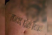 Agenten helpen man met ‘niet zo vriendelijke’ tatoeage