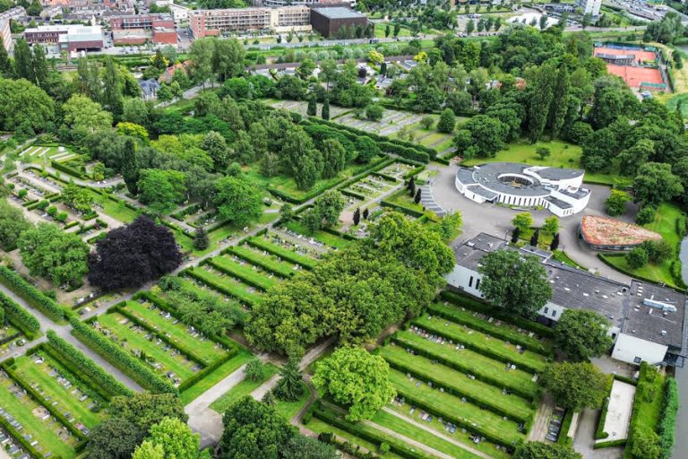 Wethouder door het stof voor openmaken kisten in grafkelders: ‘Had nooit mogen gebeuren’