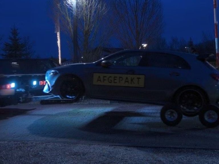 Mercedessen, Rolex-horloges en luxe apparatuur in beslag genomen; ook Papendrechter er zit vast