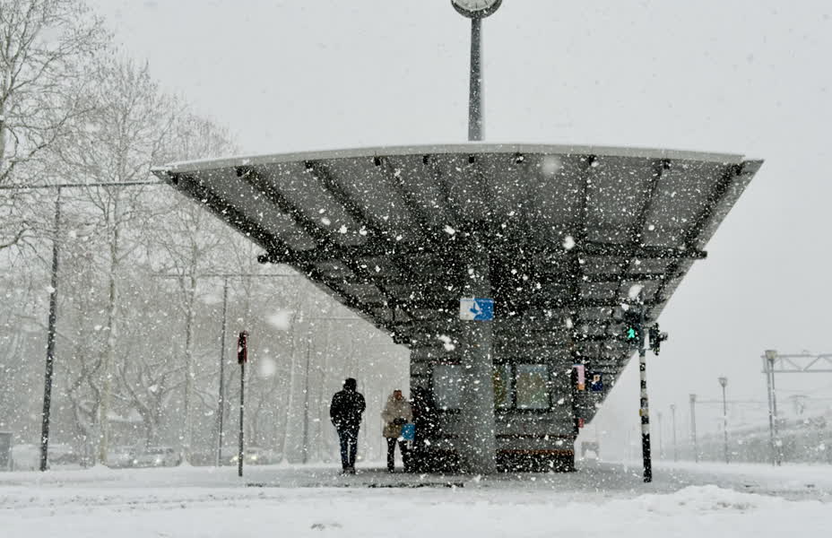 Liveblog winterweer: brandweer paraat en geen bussen