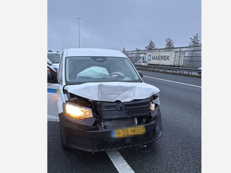 Ongeluk op snelweg A15 zorgt voor flinke file