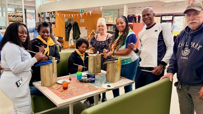 Biels - Vogelhuis schilderen 2