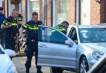 Man met drugs op stapt uit op A16: ‘Hij gebaarde dat hij mijn keel wilde doorsnijden’