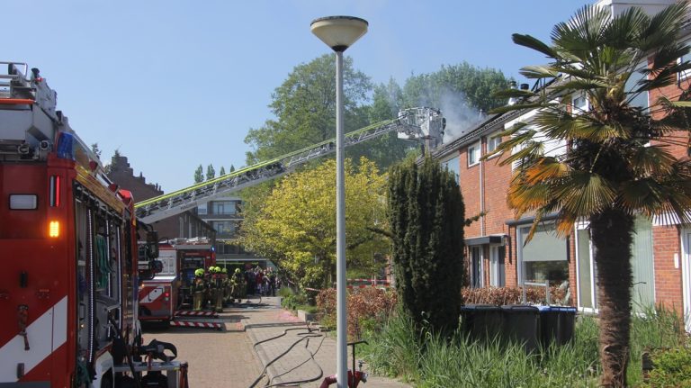Brand breekt uit op zolder in Jan Luykenstraat
