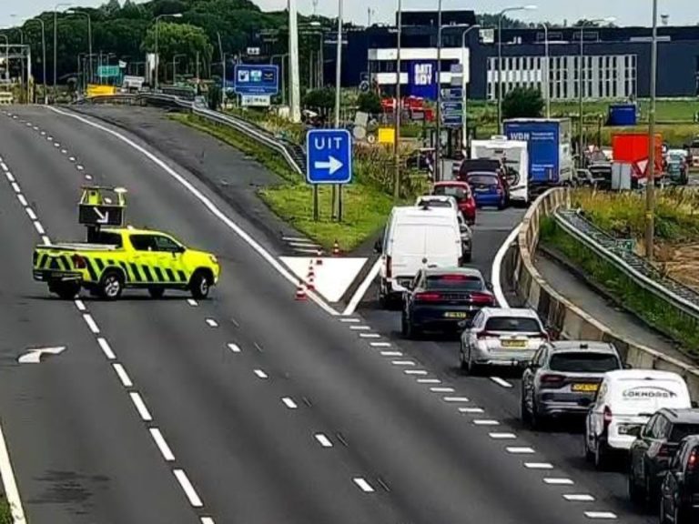 Ongeluk met meerdere voertuigen op A27