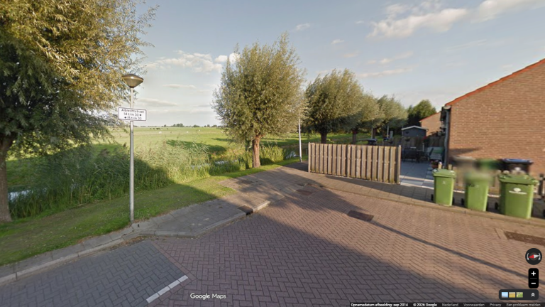 Man belandt met scootmobiel in water
