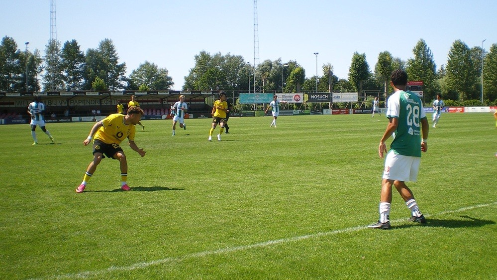 FC Dordrecht wint oefenduel in Papendrecht en speelt zaterdag opnieuw